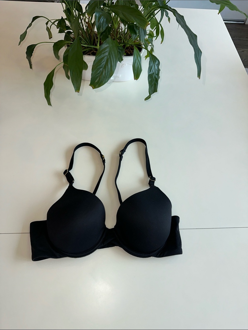 Everyday Smooth Black T-Shirt Bra with Light Lift